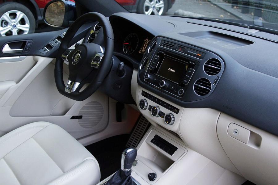  Volkswagen Tiguan R-Line 2014 года  (фото 10 из 28)